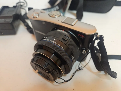 Samsung NX100 Image