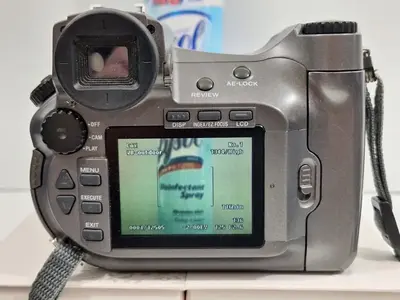 Sony DSC-D770 Image
