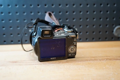 Sony Cyber-Shot DSC H5 Image