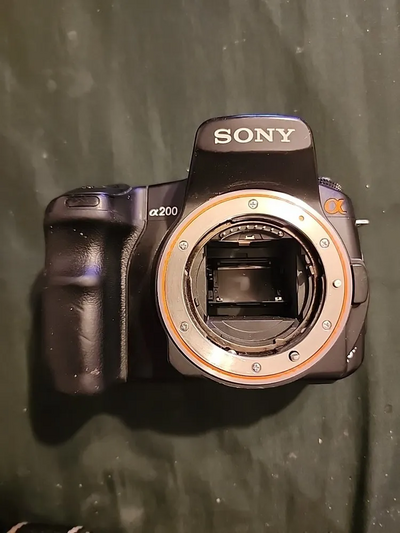 Sony DSLR-A200 Image
