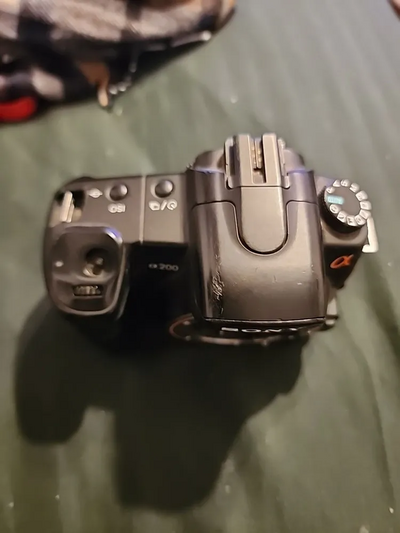Sony DSLR-A200 Image