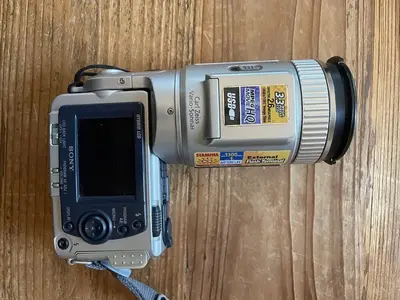 Sony F505V Image