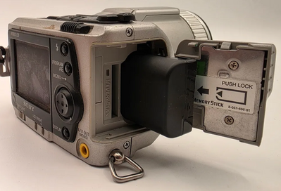 Sony F505V Image
