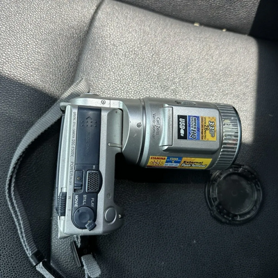 Sony F505V Image