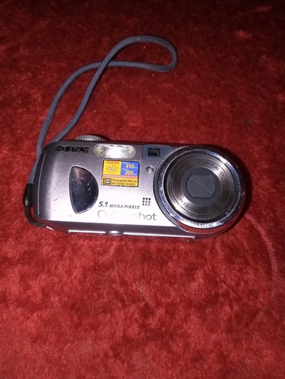 Sony Cyber-shot DSC-P93 Image