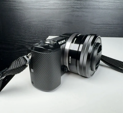 Sony Alpha 5000 Image