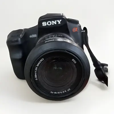Sony Alpha 200 Image