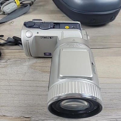 Sony DSC-F707 Image