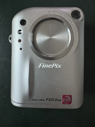 Zoom Fujifilm FinePix F601 Image