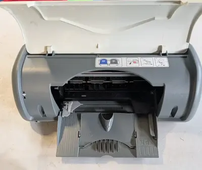 HP Deskjet D1560 Image