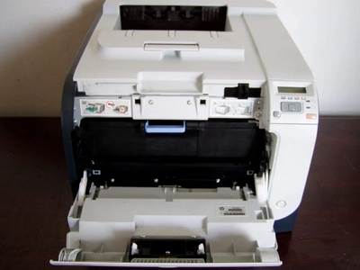 HP CP2025N Image