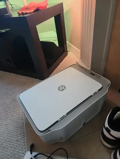 HP DeskJet 2742e Image