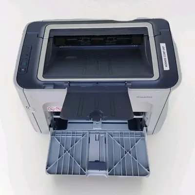 HP LaserJet P1505N Image