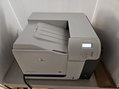 HP LaserJet CP3525N Image