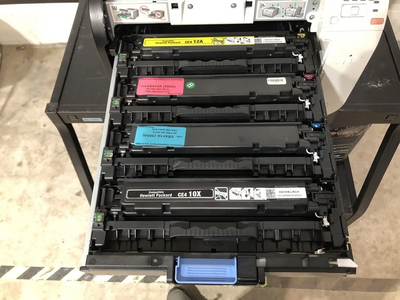 HP LaserJet Pro 400 M451dw Image
