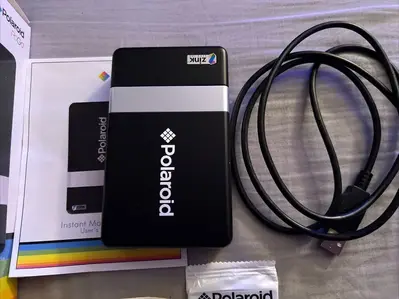 Polaroid CZA-10011B PoGo Instant Image