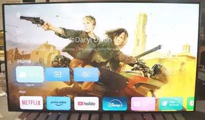 Hisense 110UX Image