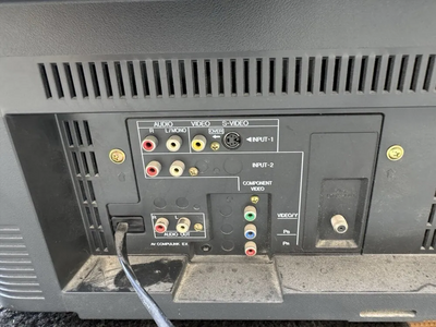 JVC AV-32D302 Image
