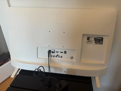 LG 24LM520S-WU Image