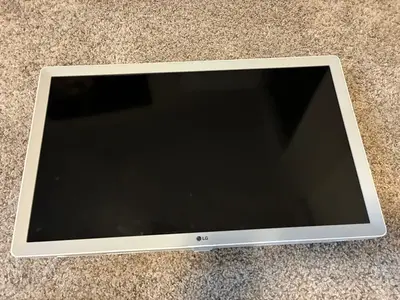 LG 24LM520S-WU Image