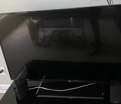 LG Um7000plc Image
