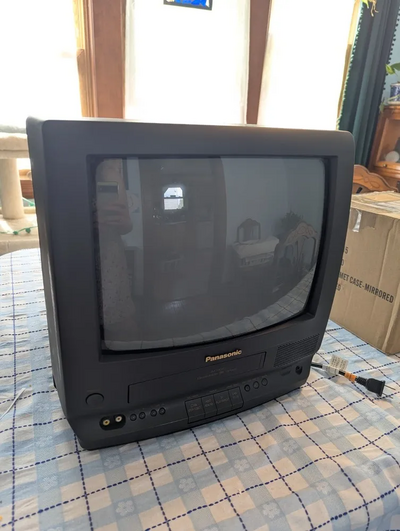 Panasonic PV-M1367AD Image