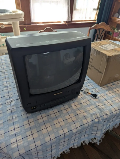 Panasonic PV-M1367AD Image