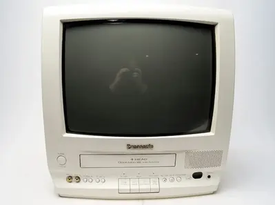 Panasonic PV-M1378W Image