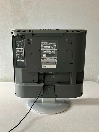 Panasonic TC-LA1 Image