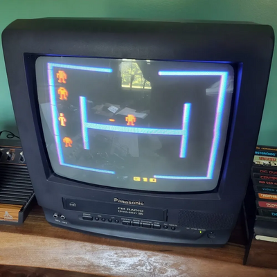 Panasonic Pv-c1323 Image