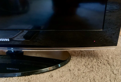 Samsung LN32B360 Image