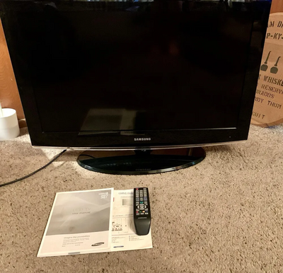 Samsung LN32B360 Image