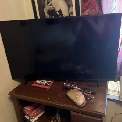 Samsung F600 Image