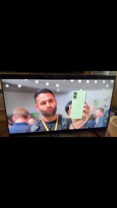 Samsung Au8000 Image