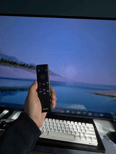 Samsung Cu8000 Image