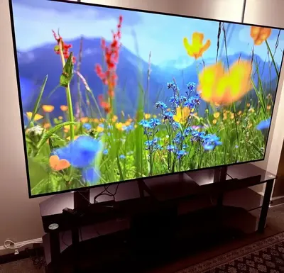Samsung QN83S90CAE Image