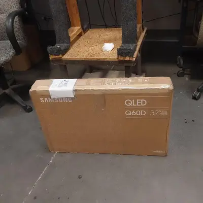 Samsung QN32Q60DAFXZA Image