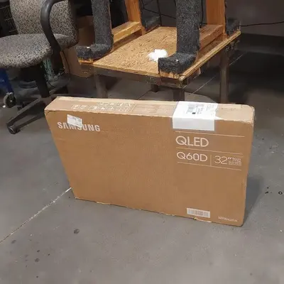 Samsung QN32Q60DAFXZA Image