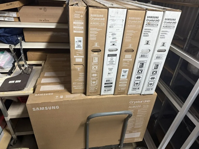 Samsung AU8000 Image