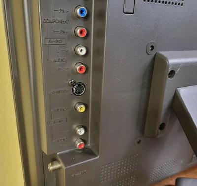 Sharp LC13AV4U Image