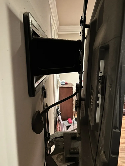 Sharp LC-60LE650U Image