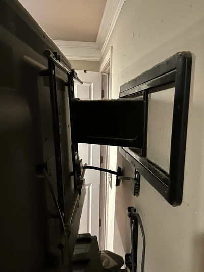 Sharp LC-60LE650U Image
