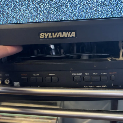 SYLVANIA Src2213b Image