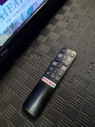 TCL 40s330 Image