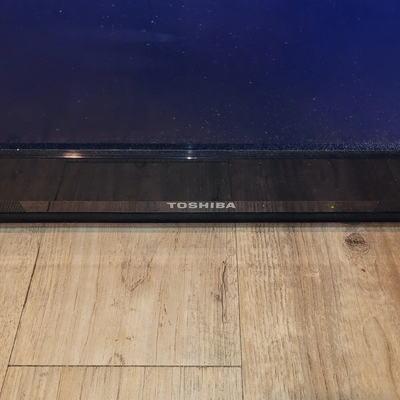 Toshiba 42EL700A Image