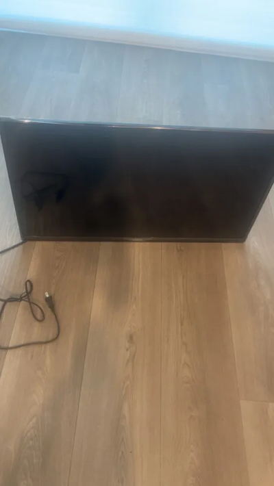 VIZIO 32" SMART TV, D32F-G1 Image
