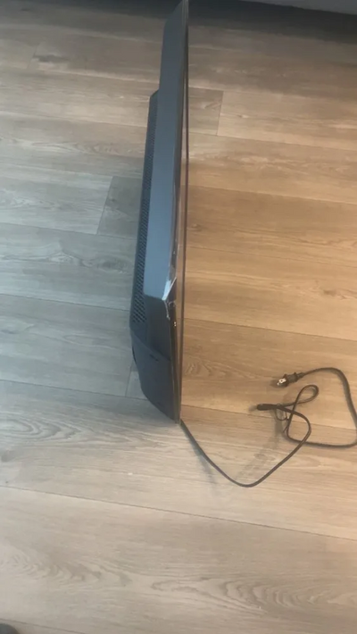 VIZIO 32" SMART TV, D32F-G1 Image