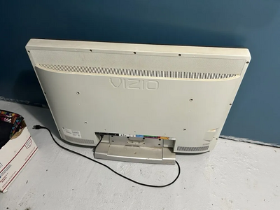 VIZIO V-series v405-h19 Image