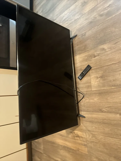 VIZIO D32H-G9 Image