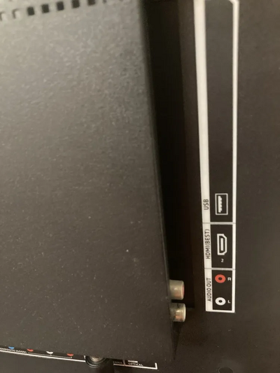 VIZIO Model D32HN-E1 Image